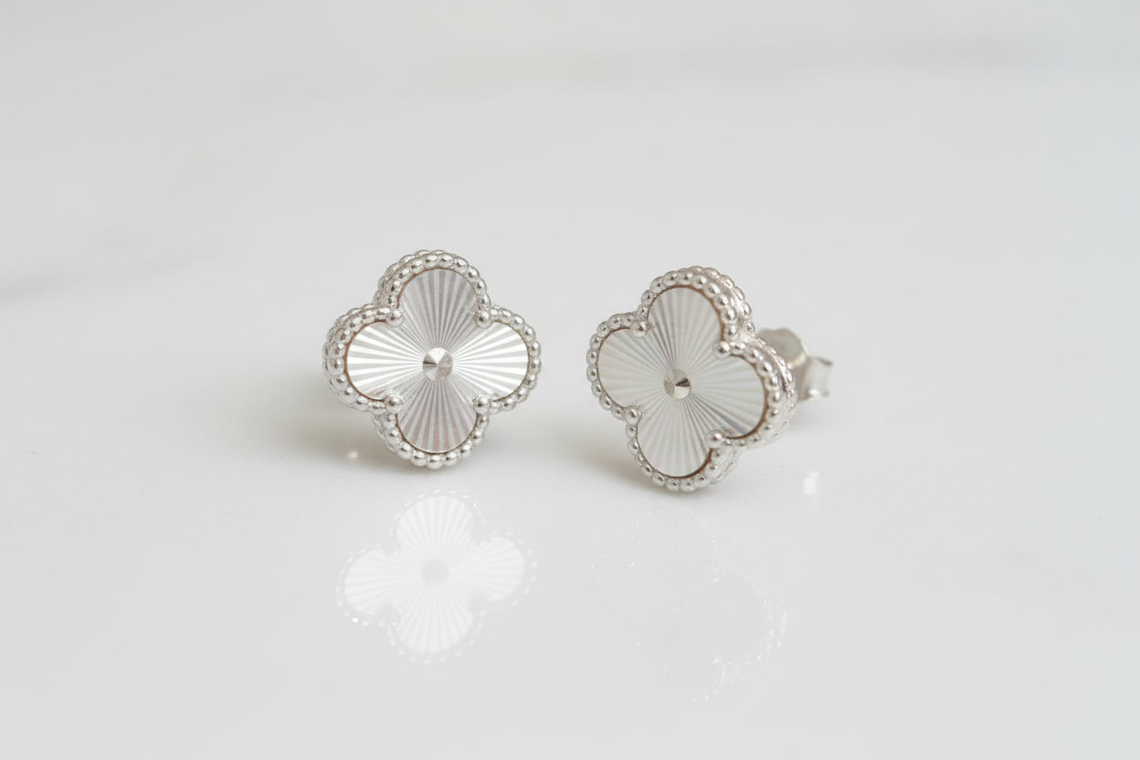 Aretes de trébol