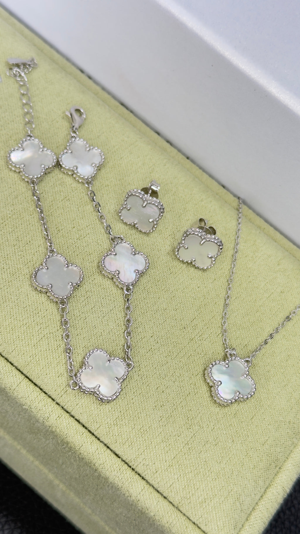 Set de trébol en plata fina
