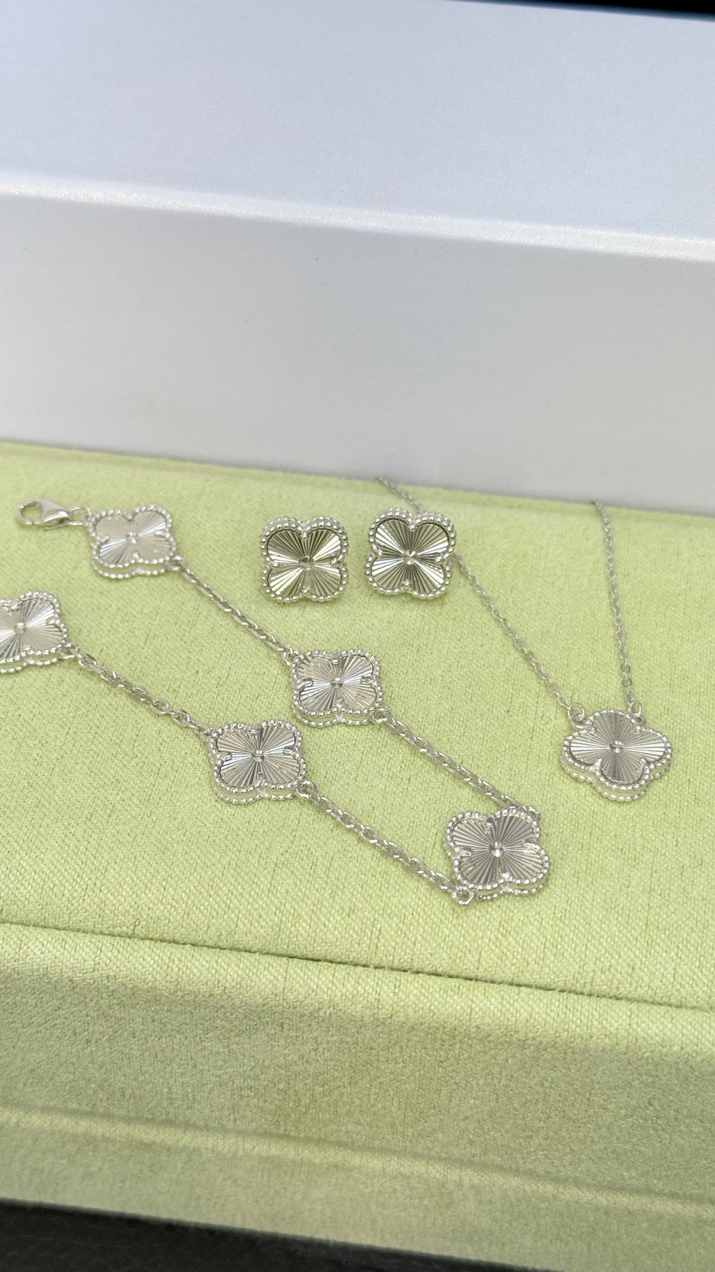 Set de trébol en plata fina