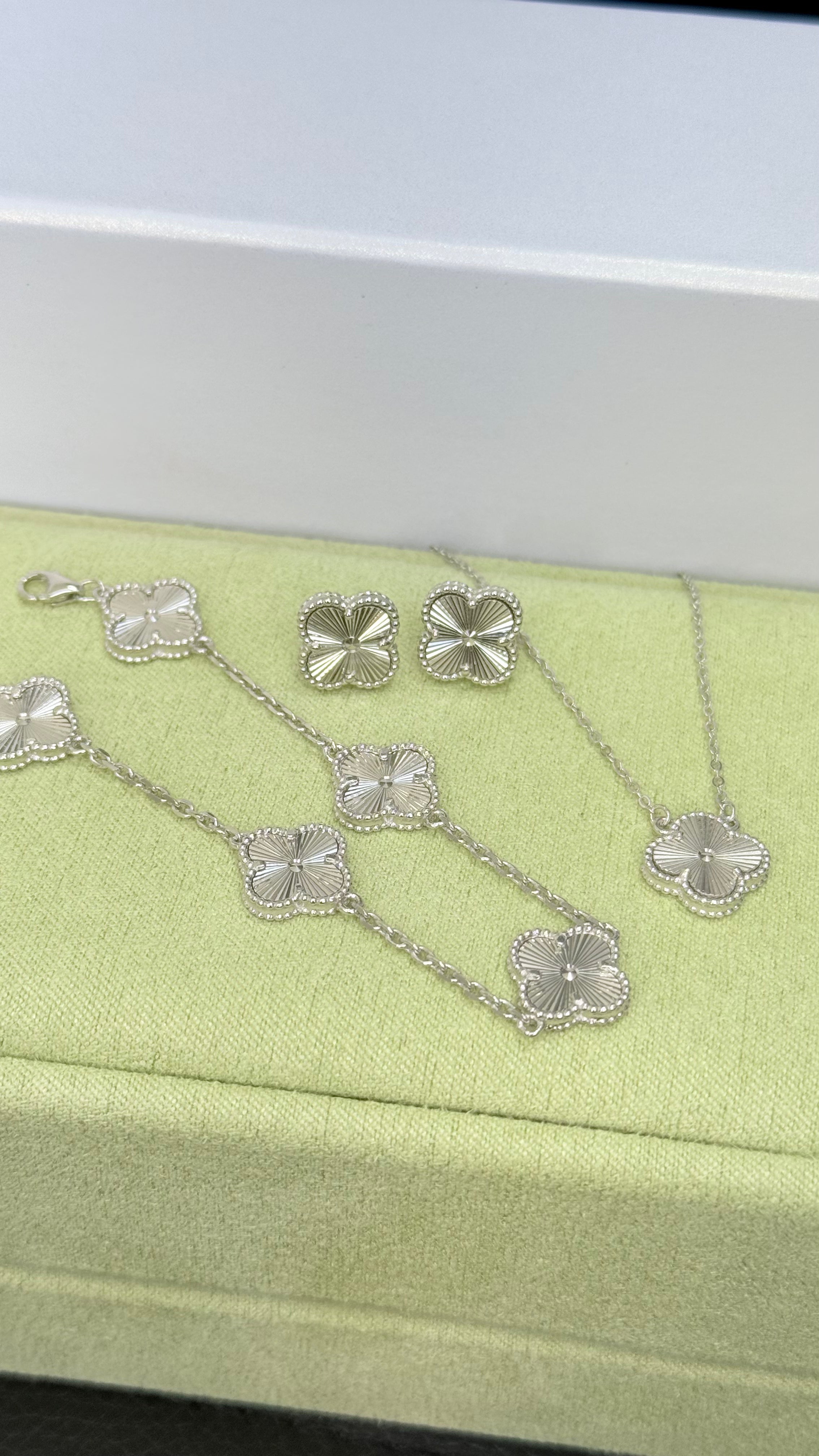Set de trébol en plata fina